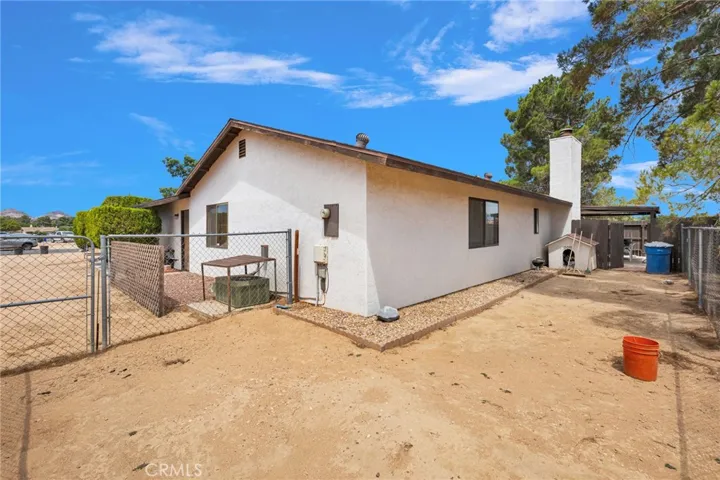 19031 Shoshonee, Apple Valley, California 92307