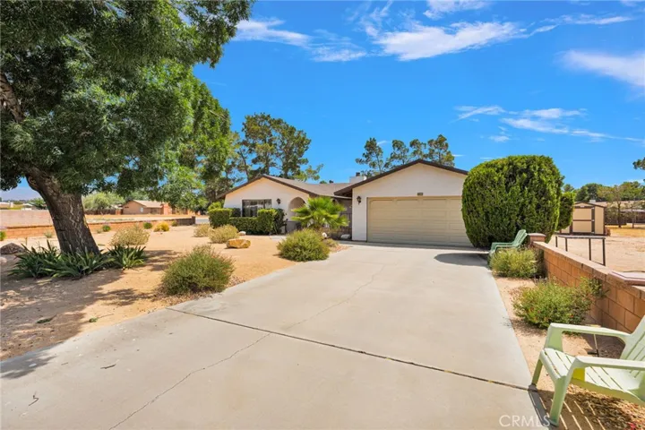 19031 Shoshonee, Apple Valley, California 92307