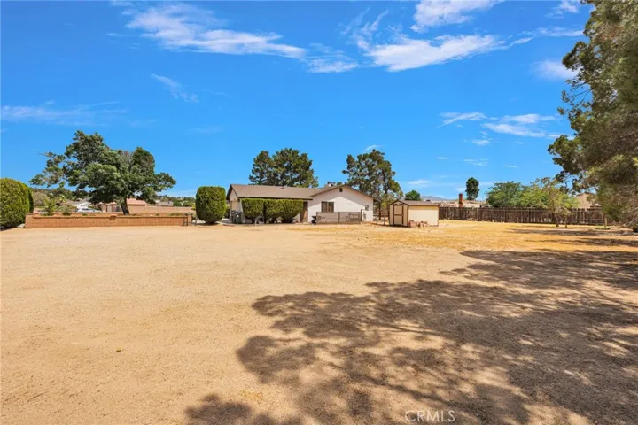19031 Shoshonee, Apple Valley, California 92307