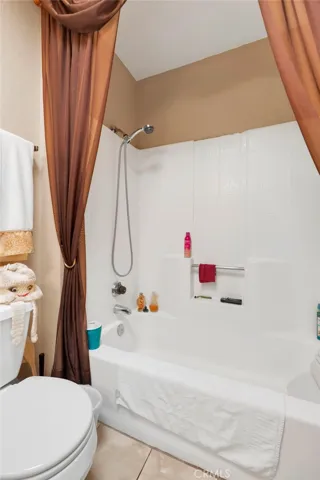 19031 Shoshonee, Apple Valley, California 92307
