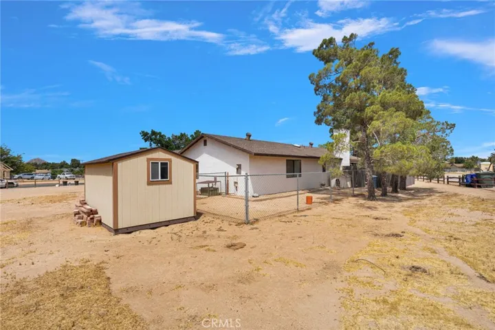 19031 Shoshonee, Apple Valley, California 92307