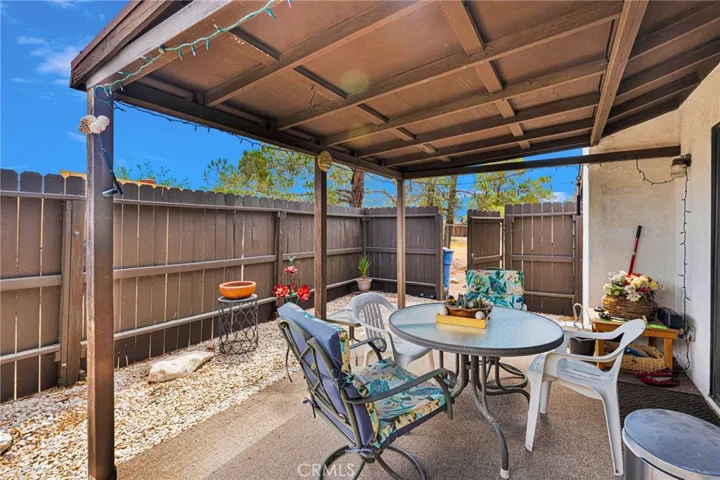 19031 Shoshonee, Apple Valley, California 92307