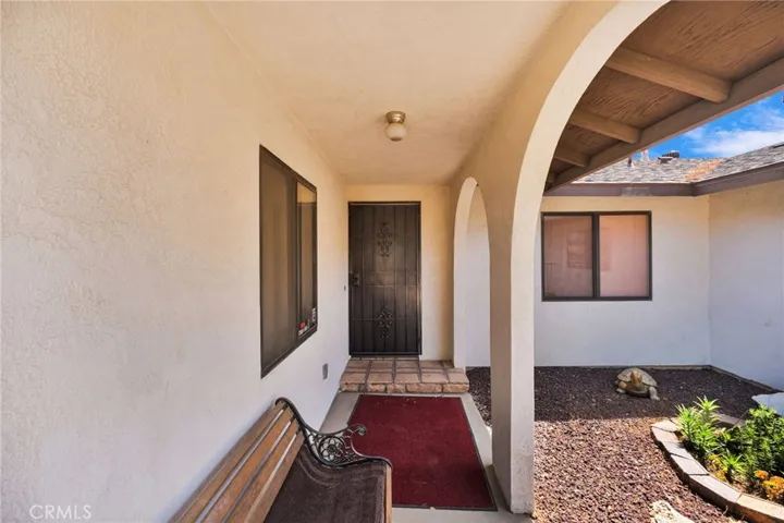 19031 Shoshonee, Apple Valley, California 92307