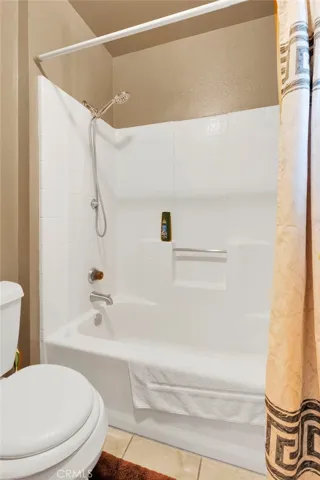 19031 Shoshonee, Apple Valley, California 92307