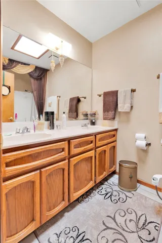 19031 Shoshonee, Apple Valley, California 92307