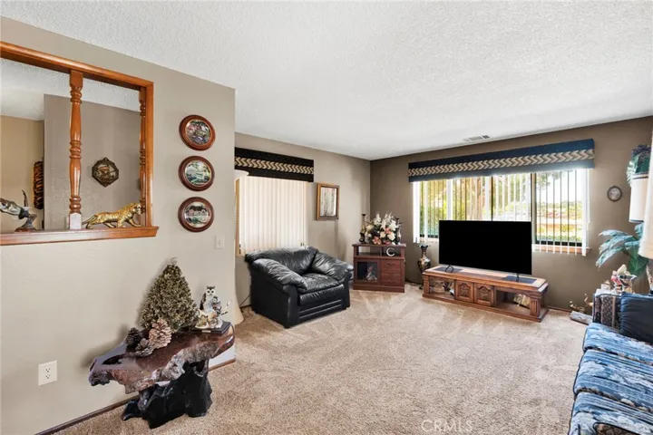 19031 Shoshonee, Apple Valley, California 92307
