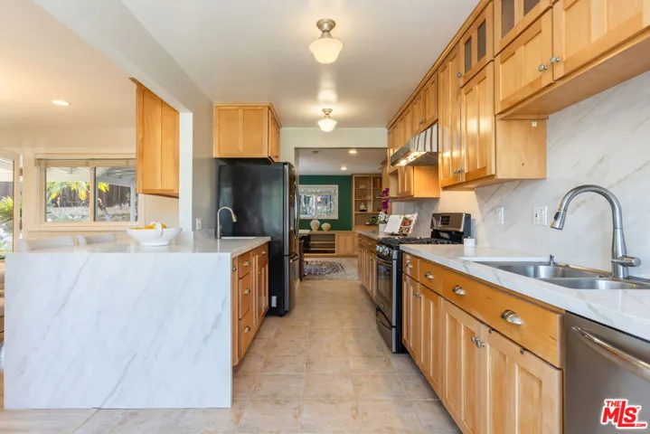 7537 Quimby Avenue, West Hills, California 91307