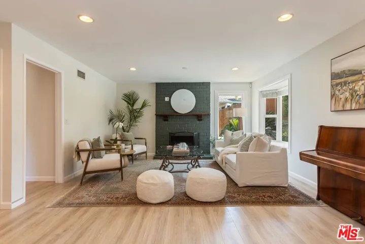 7537 Quimby Avenue, West Hills, California 91307