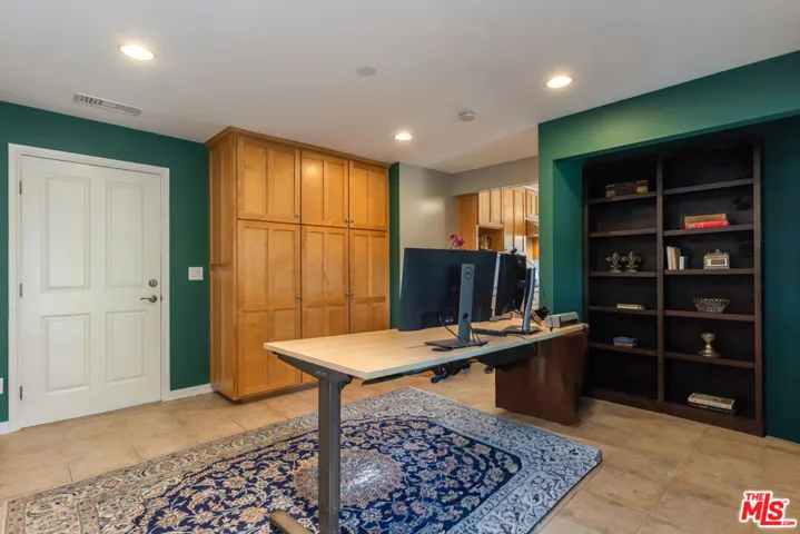 7537 Quimby Avenue, West Hills, California 91307