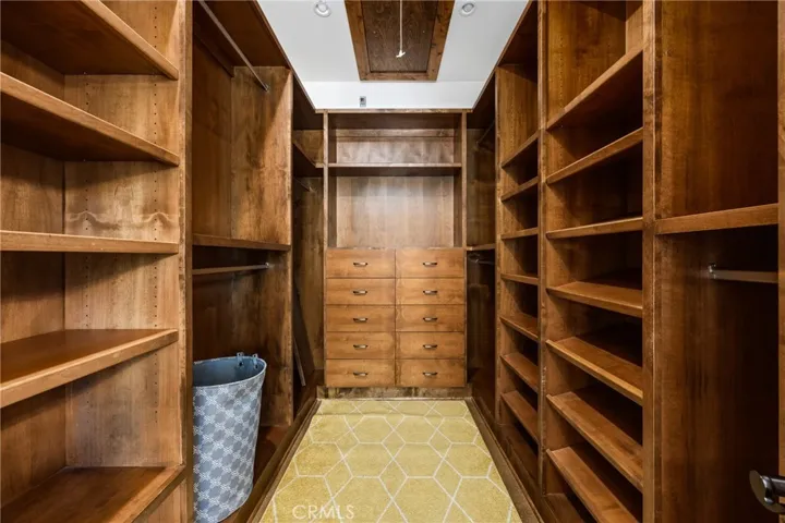 Primary Walk in Closet