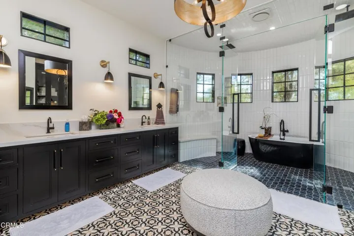 63_master_bathroom_1
