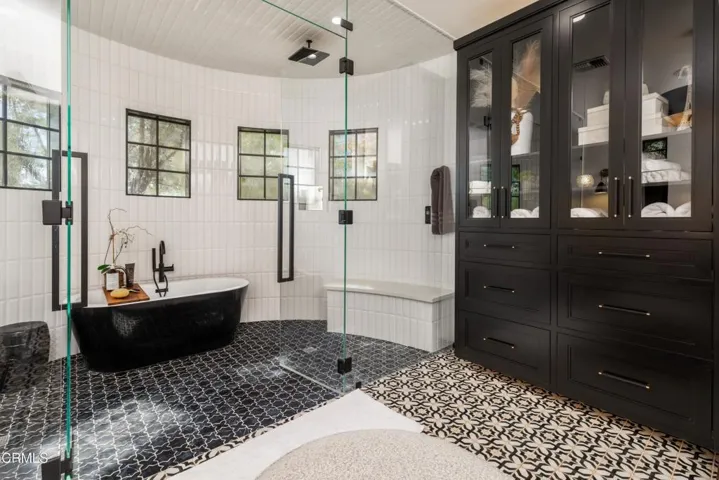 66_master_bathroom_4