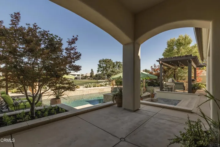 71_back_exterior_1