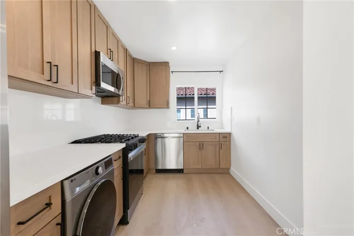 6300 Orange Street 11, Los Angeles, California 90048