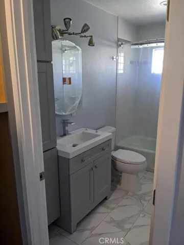 7006 E El Paseo, Long Beach, California 90815