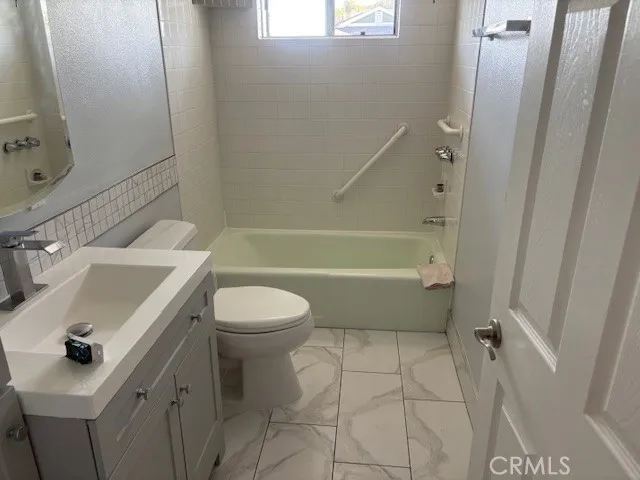 full bathroom