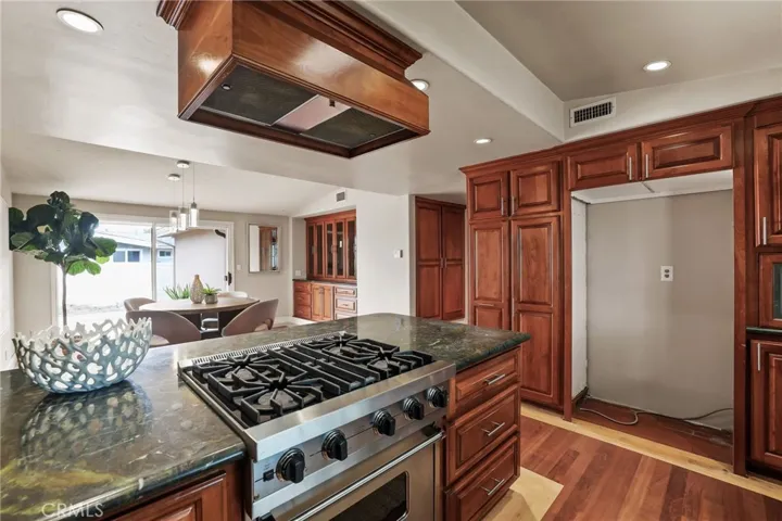 3101 Barbados Place, Costa Mesa, California 92626