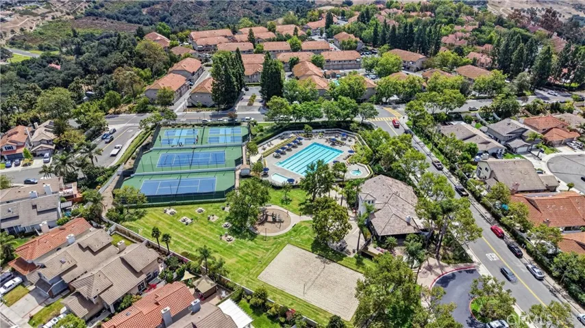 28811 Vista Aliso, Lake Forest, California 92679