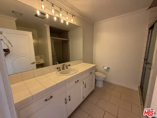 4613 Reforma Road, Woodland Hills, California 91364