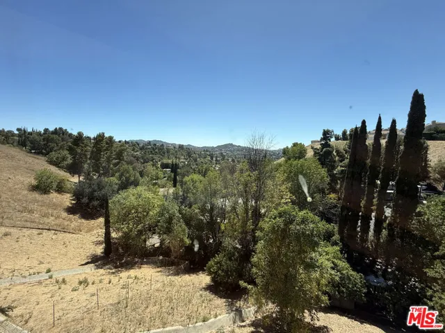 4613 Reforma Road, Woodland Hills, California 91364