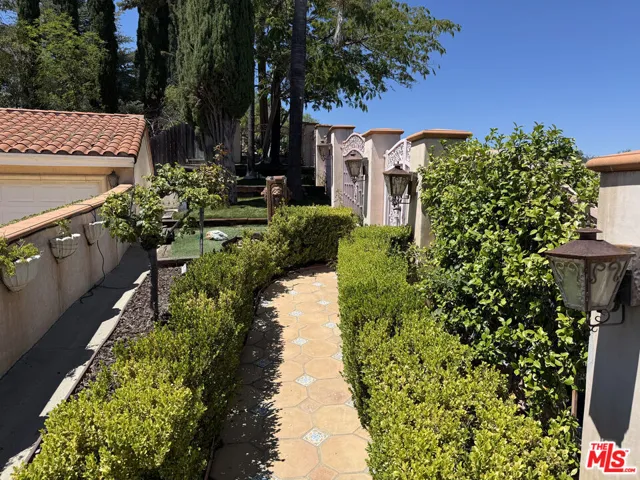 4613 Reforma Road, Woodland Hills, California 91364