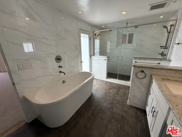 4613 Reforma Road, Woodland Hills, California 91364