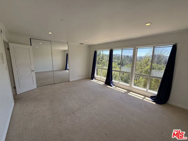 4613 Reforma Road, Woodland Hills, California 91364