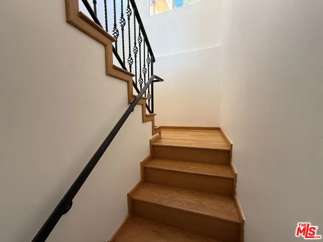 4613 Reforma Road, Woodland Hills, California 91364