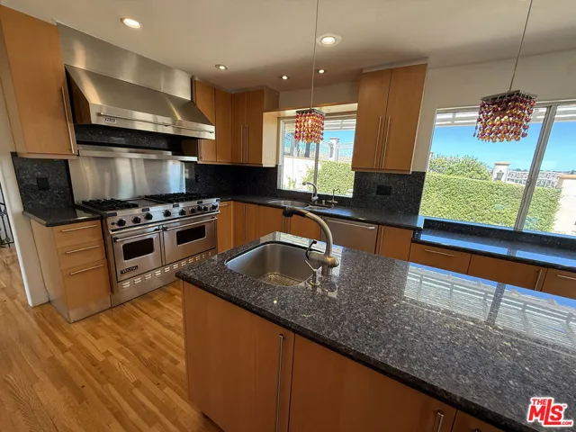 4613 Reforma Road, Woodland Hills, California 91364