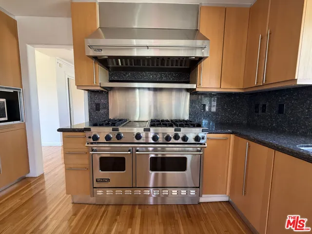 4613 Reforma Road, Woodland Hills, California 91364