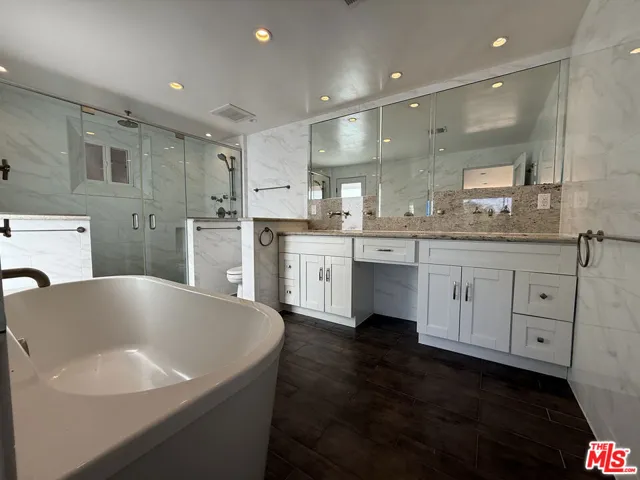 4613 Reforma Road, Woodland Hills, California 91364