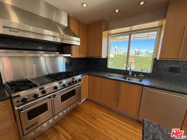 4613 Reforma Road, Woodland Hills, California 91364