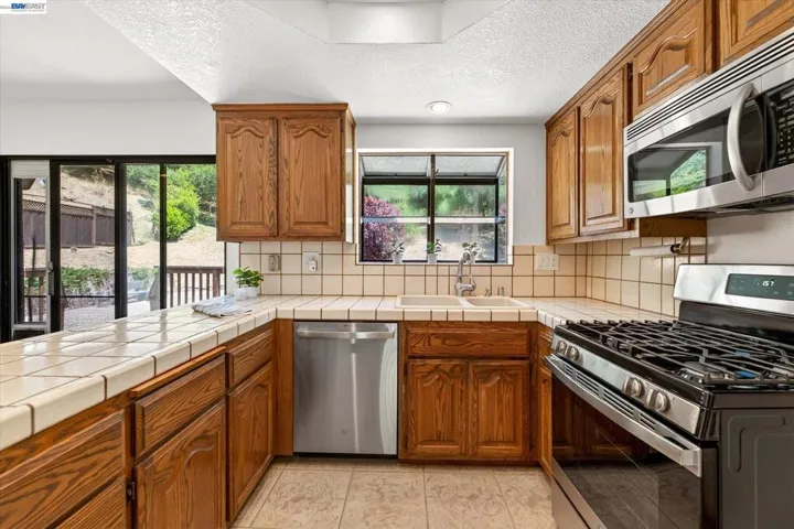 5775 Cold Water Dr, Castro Valley, California 94552