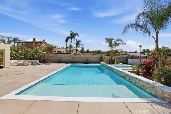 Pool & Spa