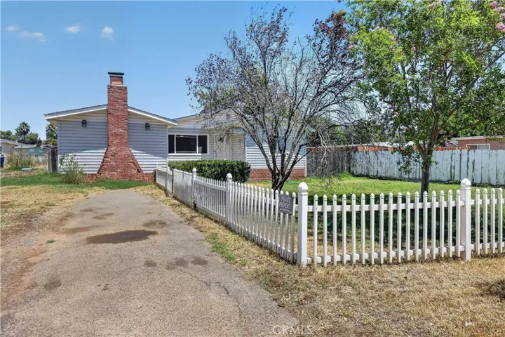 1565 E Santa Fe, Merced, California 95340