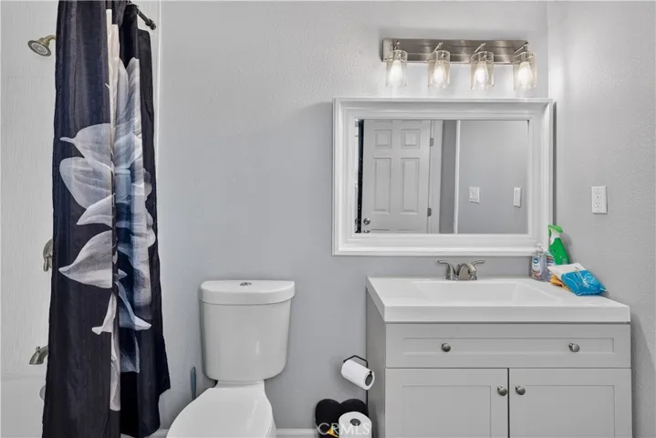 1565 E Santa Fe, Merced, California 95340