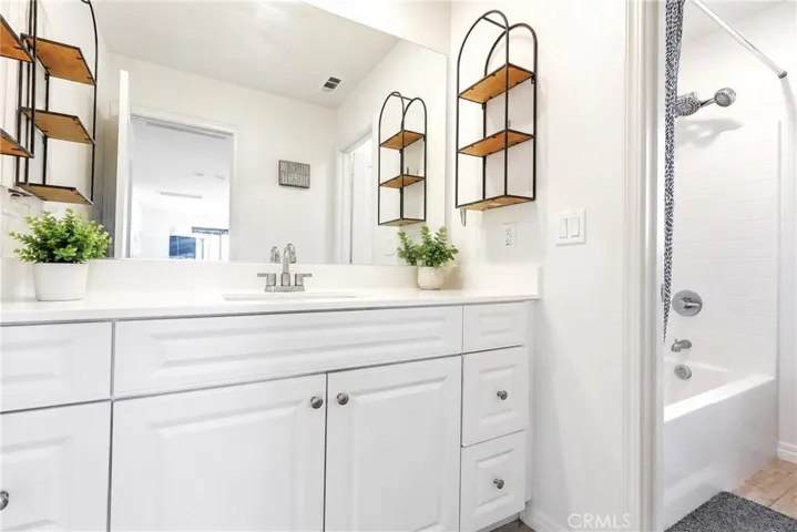 4903 Vanderham, Eastvale, California 91752