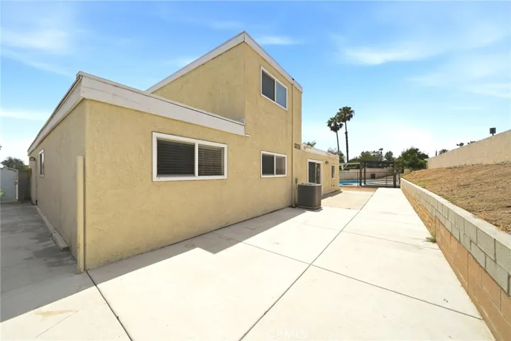 2930 Pinon Court, Highland, California 92346