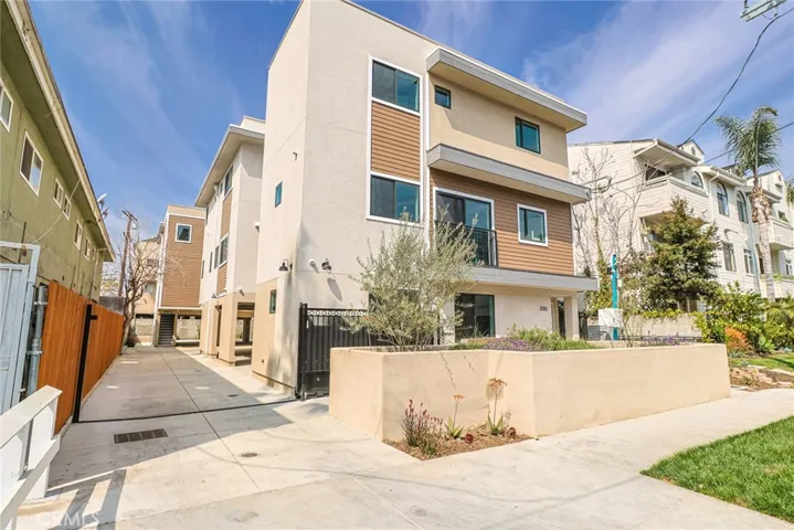 5257 Harmony, North Hollywood, California 91601