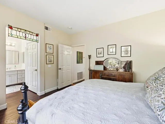 Large spacious room with large closet space