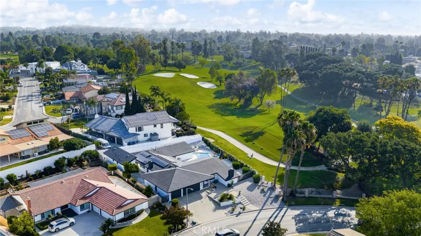 Hop over to the 5th hole!