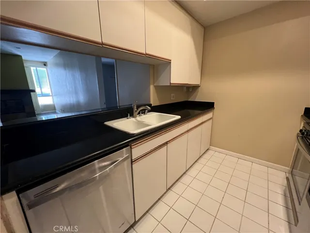 1240 S Corning, Los Angeles, California 90035