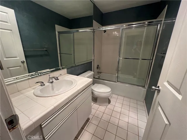 1240 S Corning, Los Angeles, California 90035