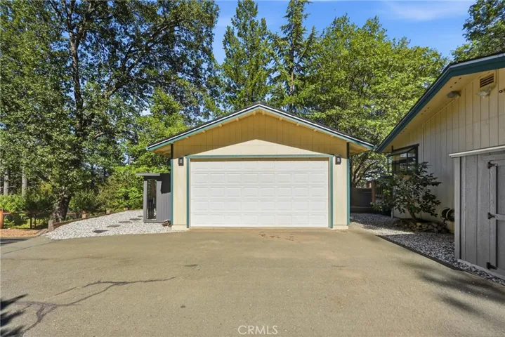 detached garage