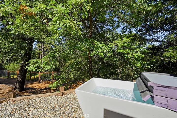 outdoor cold plunge