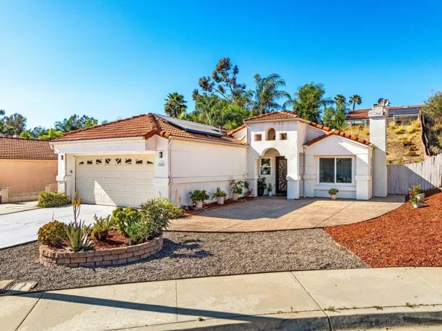 1484 Corte La Mantua, Escondido, California 92026