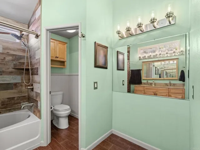 1484 Corte La Mantua, Escondido, California 92026