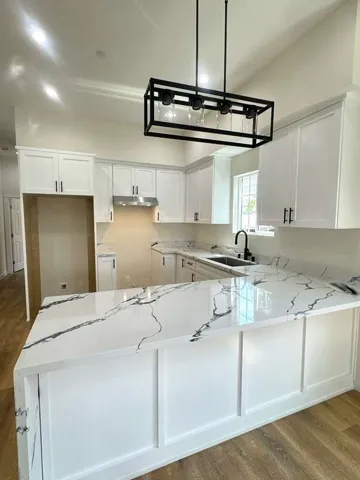 1 unit kitchen.