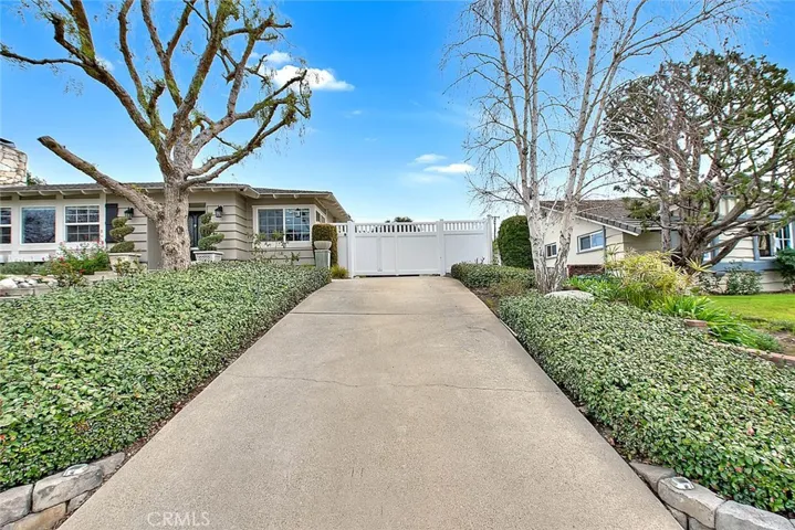 156 S Country Club Rd, Glendora, California 91741