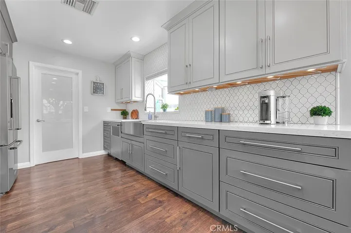 156 S Country Club Rd, Glendora, California 91741